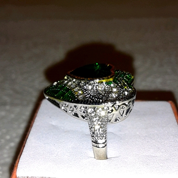 HEART RING, EMERALD, 2-TONE, 6,7,10 - Picture 4 of 10